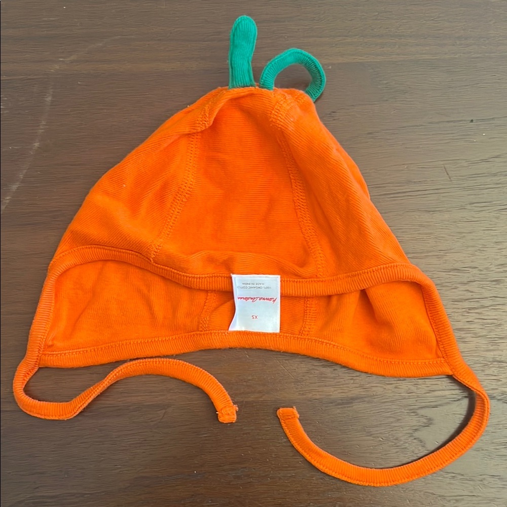 Hanna Andersson Bright Orange Cotton Pumpkin Beanie with Green Stem